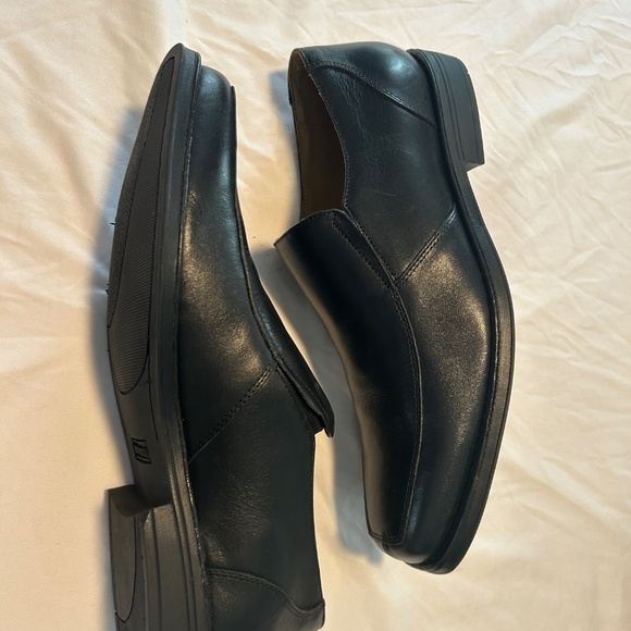 DRESS SHOES - Picture 14 of 17